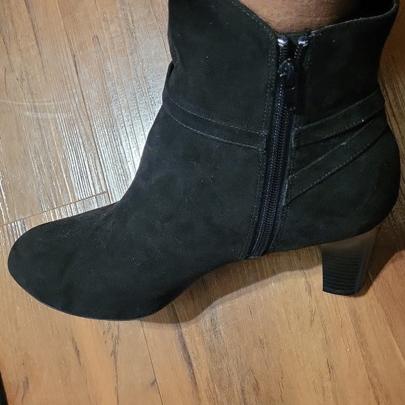 Boots - Picture 2 of 2